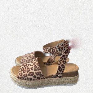 Cheetah Soda Women's Topic Open Toe Buckle Ankle Strap